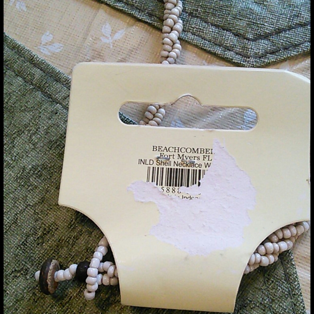 Beachcombers Shell Necklace - Picture 7 of 7